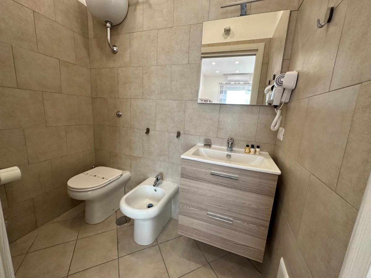 B&B Off Rooms And Relax Νάπολη Εξωτερικό φωτογραφία