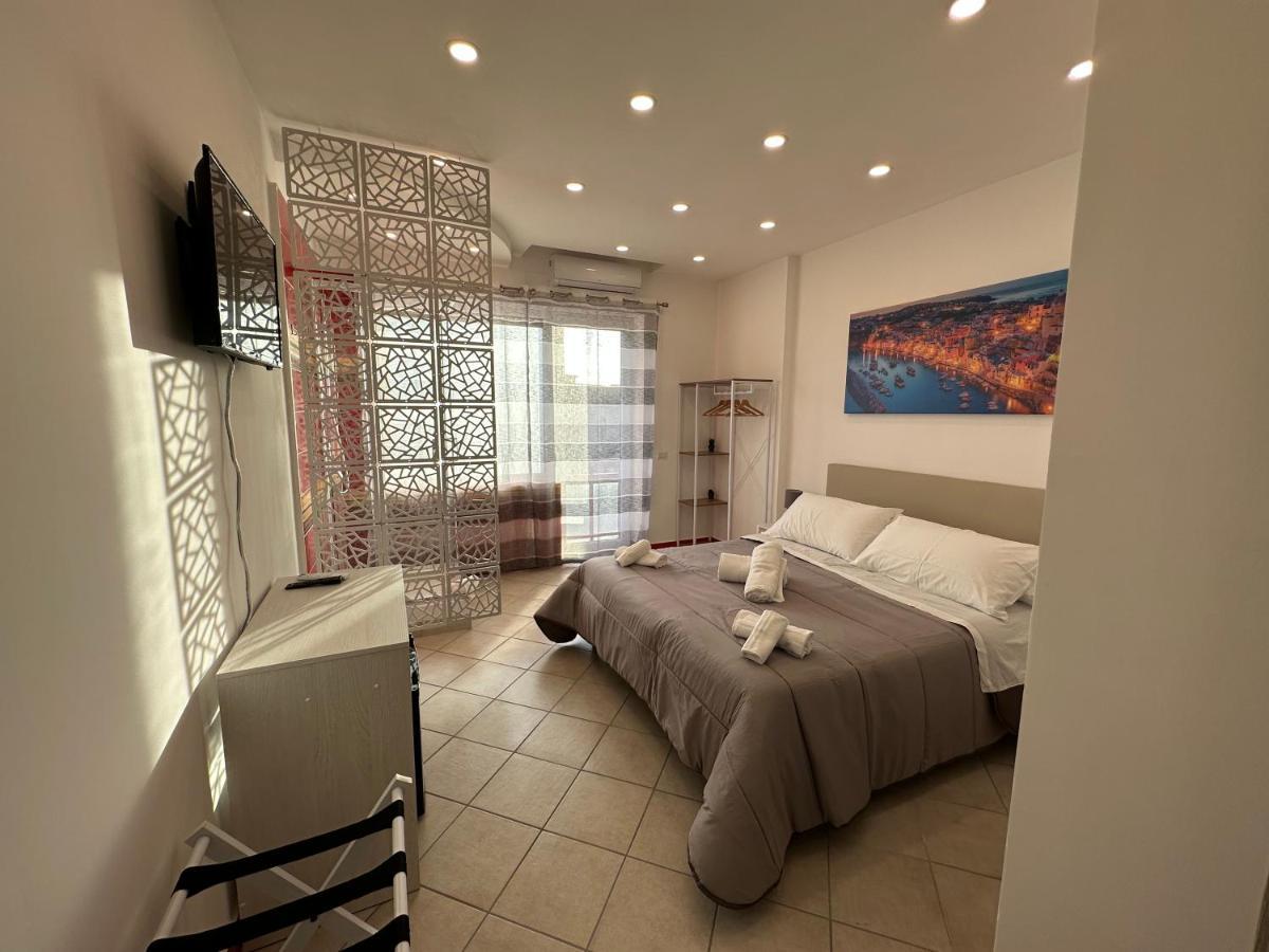 B&B Off Rooms And Relax Νάπολη Εξωτερικό φωτογραφία