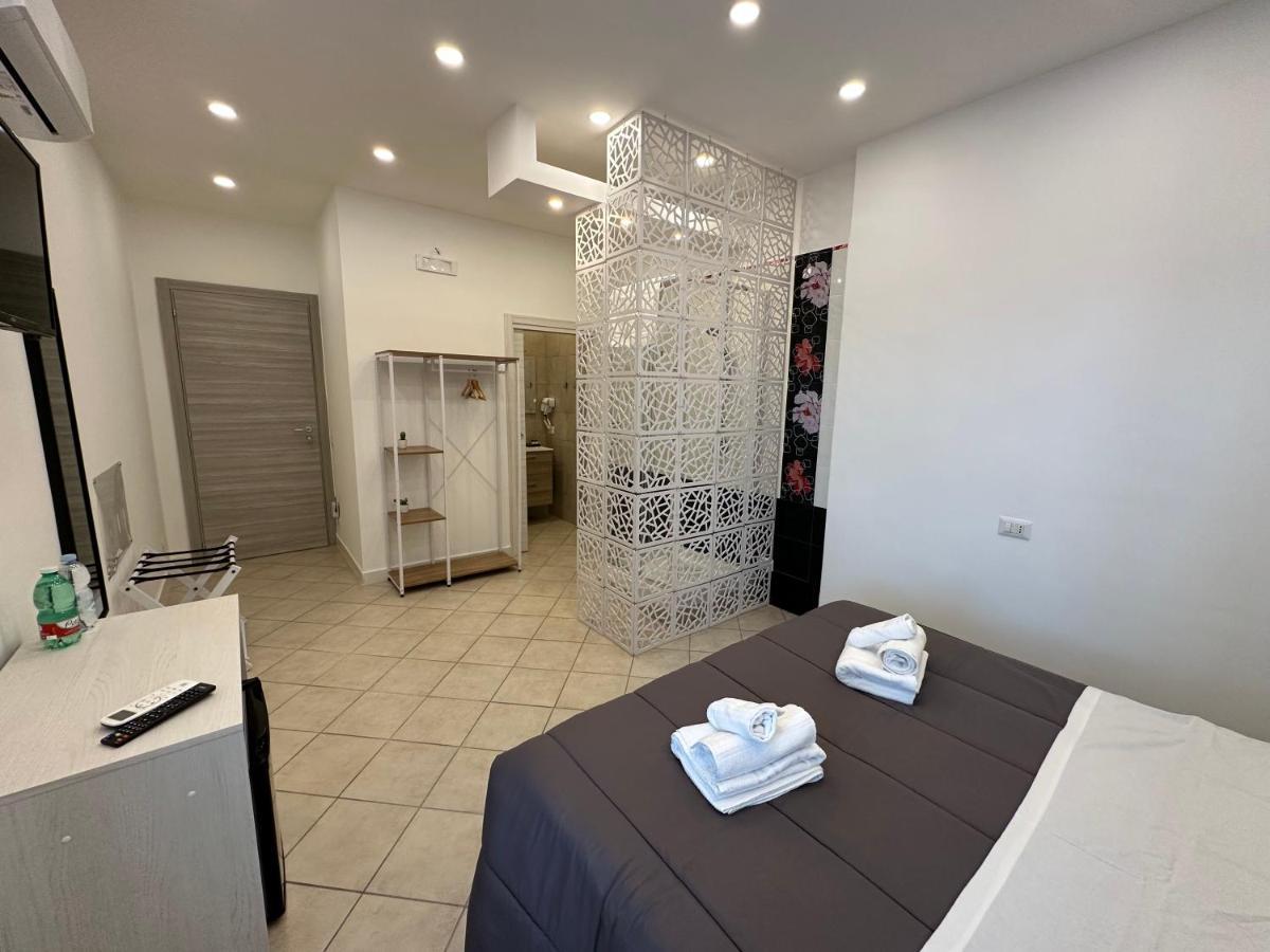 B&B Off Rooms And Relax Νάπολη Εξωτερικό φωτογραφία