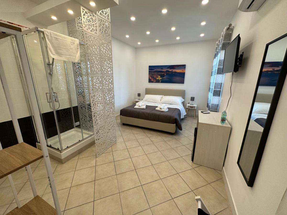 B&B Off Rooms And Relax Νάπολη Εξωτερικό φωτογραφία