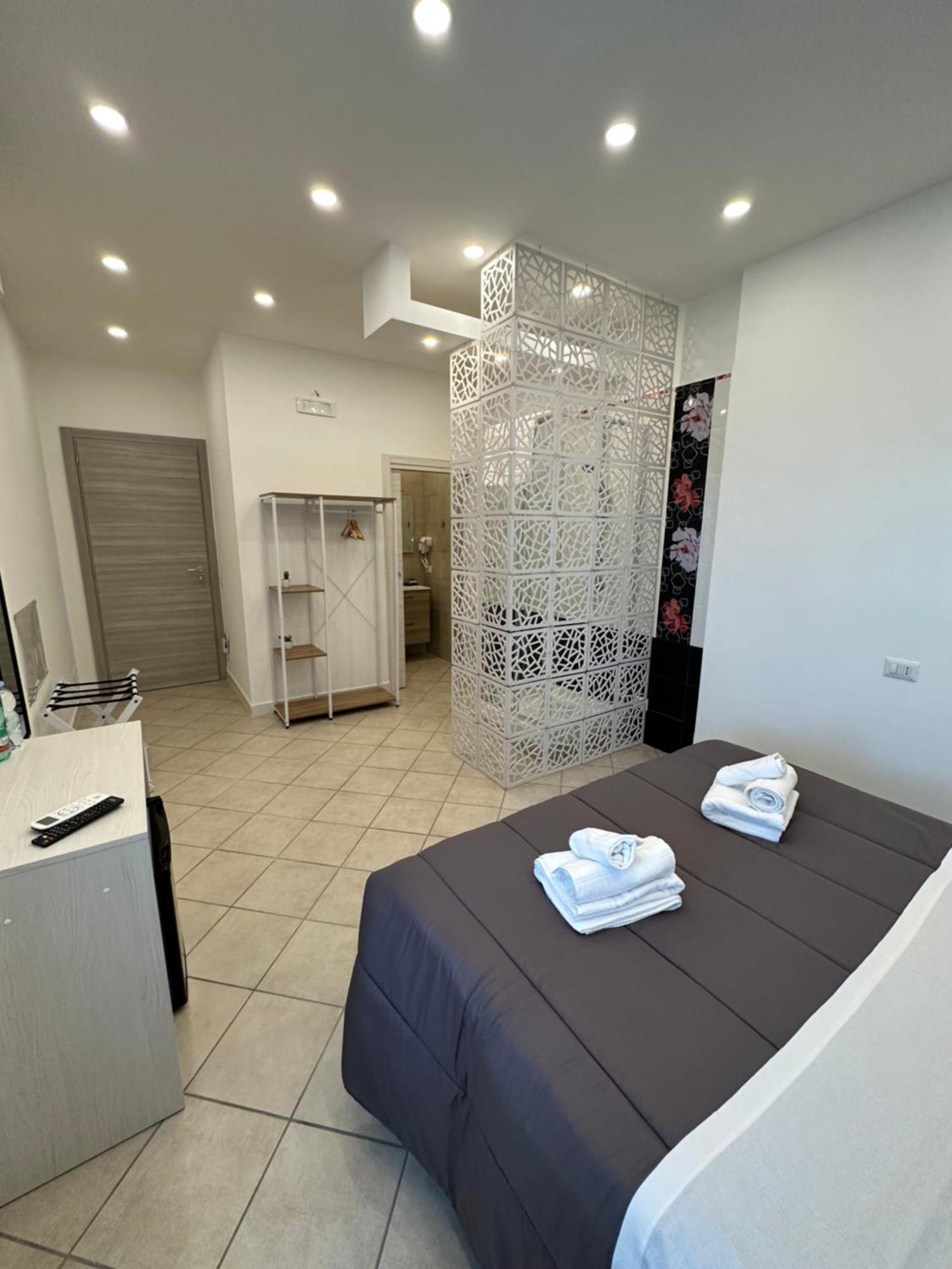 B&B Off Rooms And Relax Νάπολη Εξωτερικό φωτογραφία